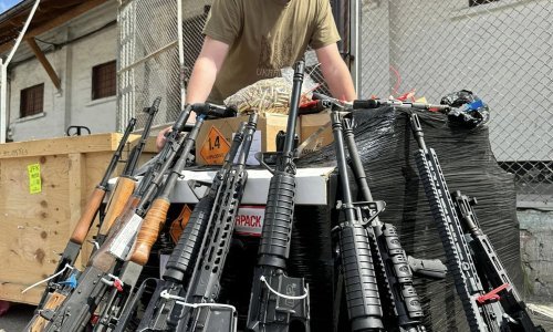 Miami oružje zaplijenjeno na ulicama od bandi šalje u Ukrajinu