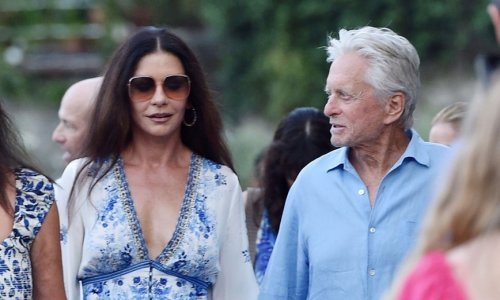 Catherine Zeta-Jones u haljini kao stvorenoj za romantične izlaske u dvoje