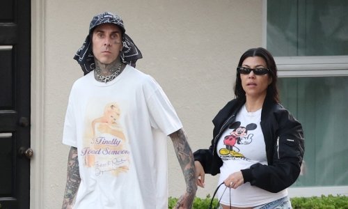 I torbica je top: Zanimljiv trudnički look Kourtney Kardashian u kojem je glavna zvijezda - majica