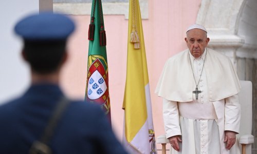 Papa poziva da se manje troši za vojsku, a više za humanitarne svrhe