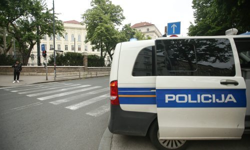 Trojica maloljetnika koja su premlatili mladića u Zagrebu ostaju u pritvoru