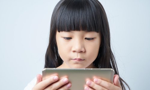 Jača kontrola: Kina razmatra ograničavanje smartfona djeci na dva sata dnevno