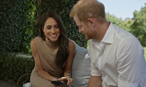 Meghan Markle blista u neodoljivoj neutralnoj nijansi koja savršeno pristaje uz preplanuli ten