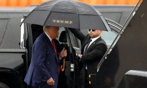 Biden komentirao Trumpovu zatvorsku fotografiju: 'Zgodan tip'