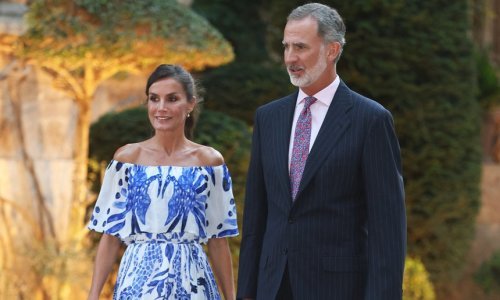 Idealan ljetni stajling: Kraljica Letizia oduševila u efektnoj haljini i cipelama koje obožava