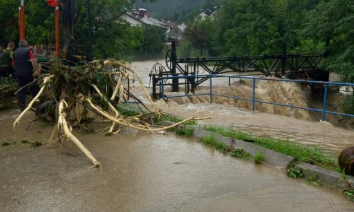 Bujica umalo urušila branu u Čabru, zajednička akcija spasila veću katastrofu