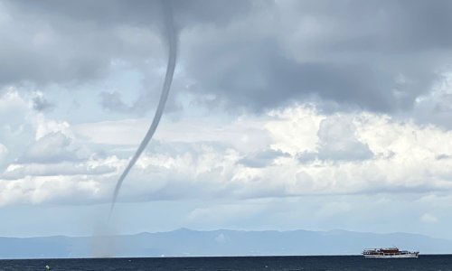 Nevrijeme u Dalmaciji: Pijavica na moru, Split se 'zabijelio' od tuče