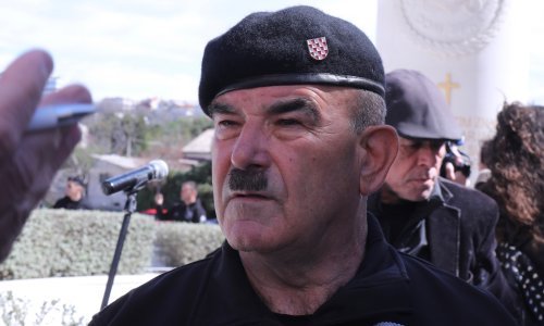 Policija privela HOS-ovce kod Knina, blokirali su cestu prema gradu