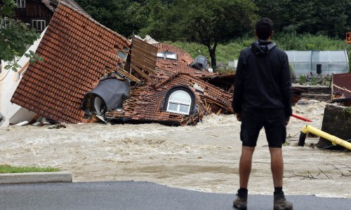 Sloveniju zasula nova tuča; bujica odnijela kuću