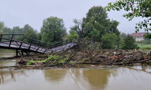 Nabujala Krka odnijela most u poznatom slovenskom izletištu