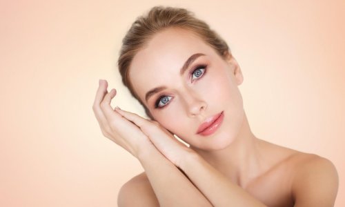 Suhoća, bore, mrlje... Evo kako obnoviti kožu nakon sunčanja u nekoliko koraka