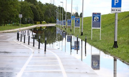 Voda probila i na Jarunu: Poplavljene staze, zabranjen pristup vozilima