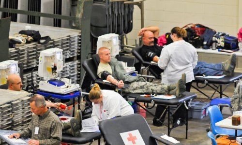 Američki Crveni križ ukinuo posebna ograničenja za gay darivatelje krvi