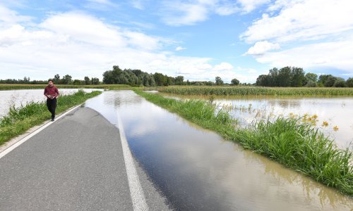 HAK upozorava: Zbog poplava još zatvorene neke ceste