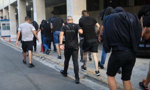 Grci objavili fotografije oružja zaplijenjenog hrvatskim huliganima