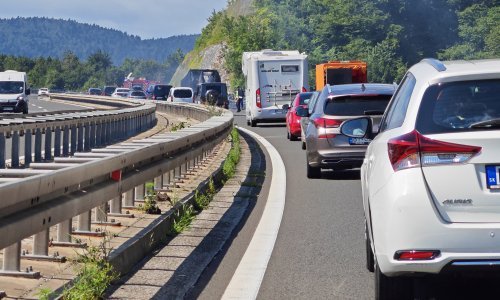 Zbog teške prometne nesreće na A6 kolona duga pet kilometara