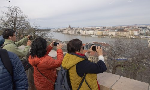Kineske turističke grupe mogu ponovno putovati u SAD i Australiju