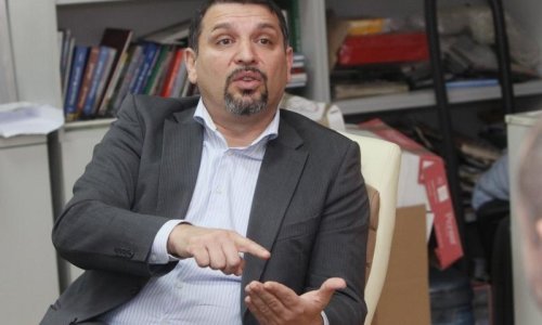 Lacković još prije tri tjedna osuo drvlje i kamenje na Marića, a danas ga podržava