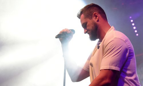 Koncert pod zvijezdama: Matija Cvek oduševio pulsku publiku