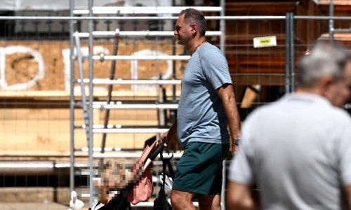 U šetnji s obitelji: Ni Josip Šimunić nije odolio popularnim natikačama