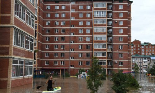 Daleki istok Rusije pretrpio poplave, više od 2500 ljudi evakuirano
