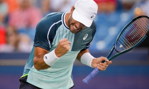 Ćorić nastavio pobjednički niz na sretnom turniru, a meč mu je trajao dva dana