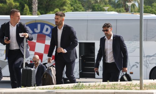 Nogometaši Hajduka u jutarnjim satima otputovali u Solun