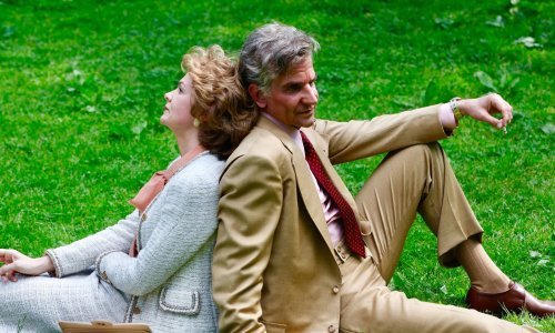 Bradley Cooper neprepoznatljiv u prvom traileru glazbene drame 'Maestro'