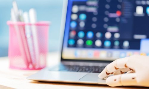 Associated Press objavio kako novinari trebaju koristiti umjetnu inteligenciju