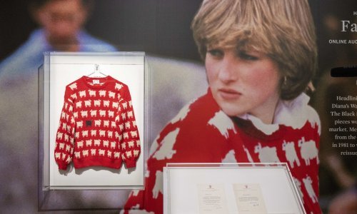 Čuveni džemper princeze Diane koji je desetljećima bio izgubljen na aukciji krajem kolovoza