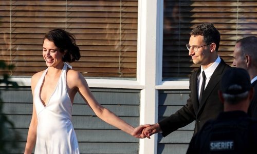 Čista ljepota i elegancija: Margaret Qualley blistala je u dvije vjenčanice