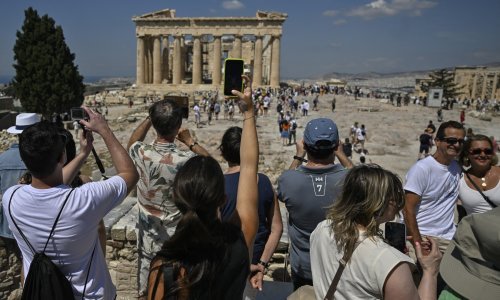 Kako je Grčka unatoč požarima i vrućinama oborila sve turističke rekorde?
