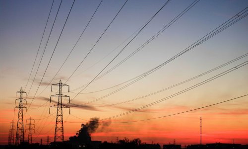 Dijete spržila struja pri penjanju na dalekovod