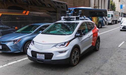 Robotaksi oduzeo prednost vatrogascima u San Franciscu i izazvao sudar, kreće istraga
