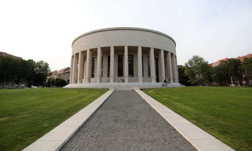 HDLU: Izložba 'Planet, ljudi, skrb - to se zove odrast!'