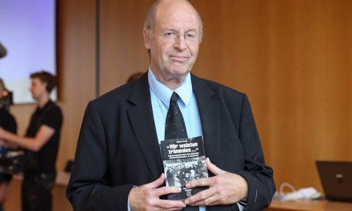 Greif optužuje Hrvatsku i ponovo tvrdi da je u Jasenovcu ubijeno 700 tisuća ljudi