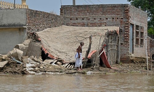 Oko 100.000 ljudi evakuirano nakon poplava u istočnom Pakistanu
