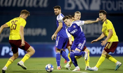 Pogledajte kako je stativa na početku utakmica spasila Čehe na Maksimiru