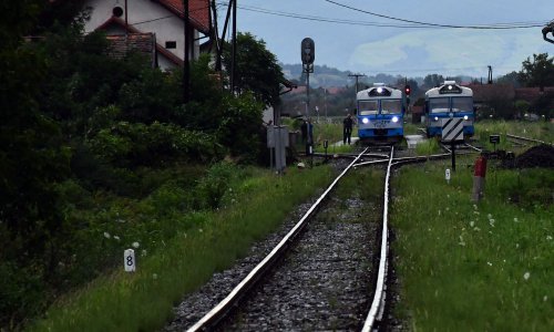 U naletu vlaka kod Karlovca poginuo stariji muškarac