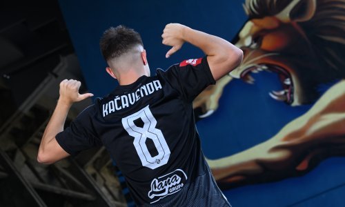 Dinamo uoči derbija s Rijekom predstavio Lukasa Kačavendu i nove dresove