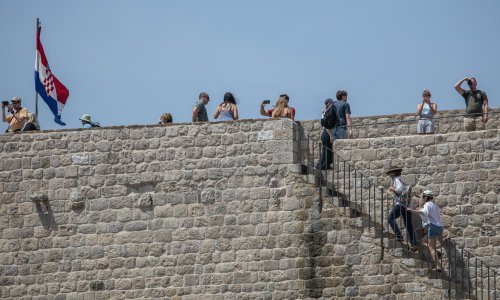 Par koji je pao sa zidina u Dubrovniku bio je pod utjecajem alkohola