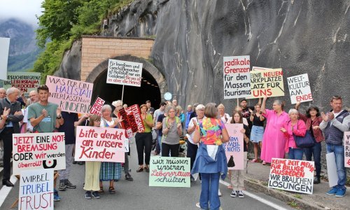 Stanovnici Hallstatta prosvjedovali zbog navale turista