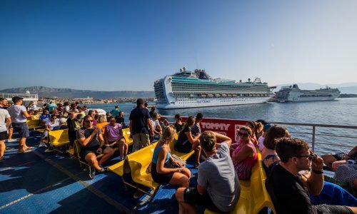 Zauljena voda s kruzera izlila se u splitskoj luci