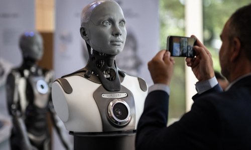 'Najnapredniji humanoidni robot na svijetu' otkrio što misli kako će izgledati život za 100 godina