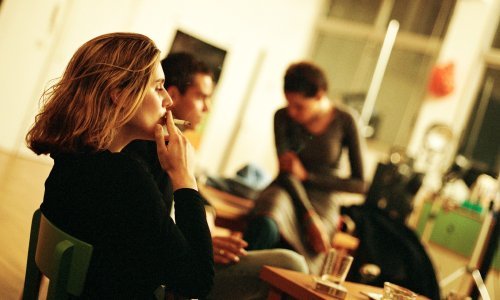 Znanstvenici traže da se diljem svijeta podigne zakonska dob za pušenje na 22 godine