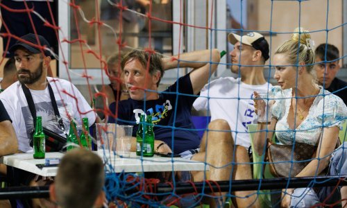 U najboljem društvu: Marko Livaja snimljen sa suprugom Iris u izlasku