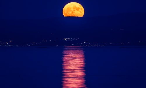 Organizirana promatranja: Evo gdje u Hrvatskoj gledati Plavi supermjesec i Saturn