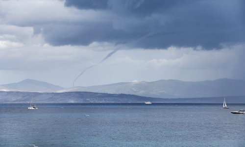 Splitsko područje zahvatilo snažno nevrijeme; akvatorijem harale pijavice