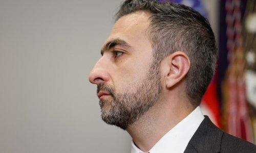 Suosnivač DeepMinda: 'SAD bi trebao ograničiti dostupnost hardvera za AI'