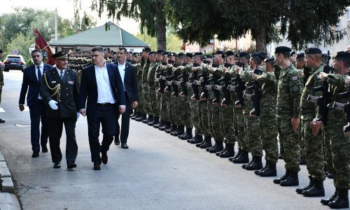 Milanović: Učinit ćemo sve da motiviramo mlade za vojsku